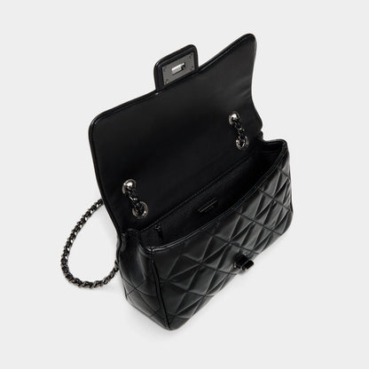 Black/black